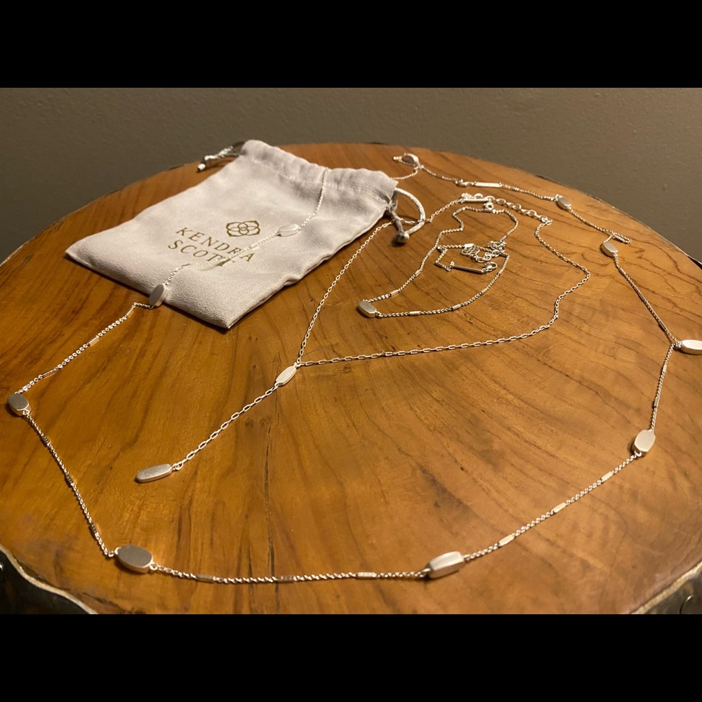 Kendra Scott necklace